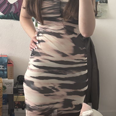 Bershka trägerlose Midikleid