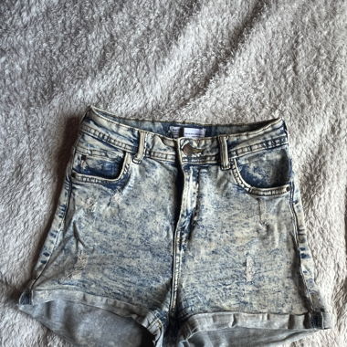 Short en jeans Bershka taille 36