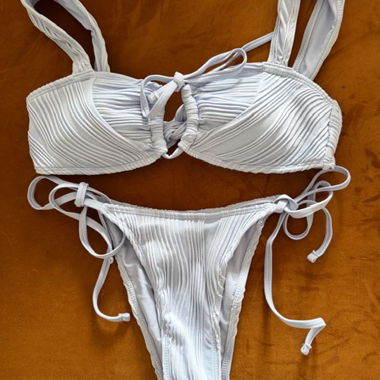 Hellblauer gerippter Bikini Neu