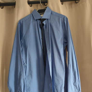 Chemise de costume bleue