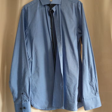 Chemise de costume bleue