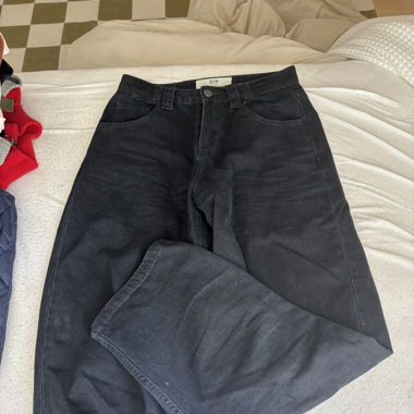 dunkelblaue jeans