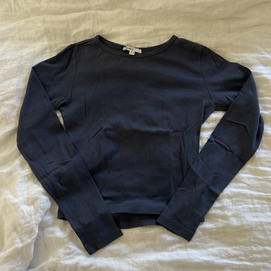 Subdued Long-Sleeve T-Shirt 