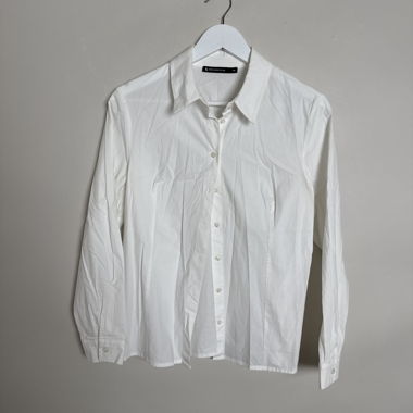Camicia bianca con bottoni