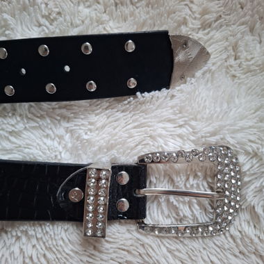 Cintura nera con strass