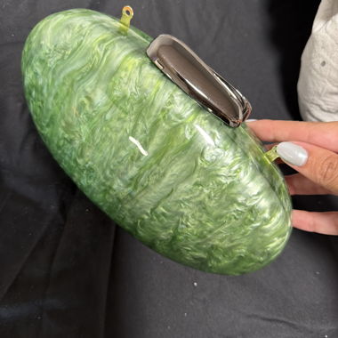 Pochette verte texturée