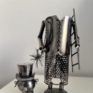 Wine bottle holder