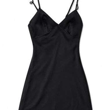 Robe noire à bretelles