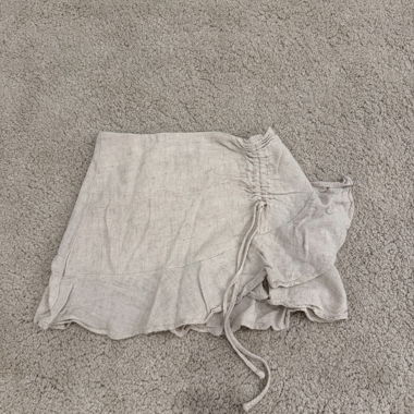 Jupe beige avec short intégré