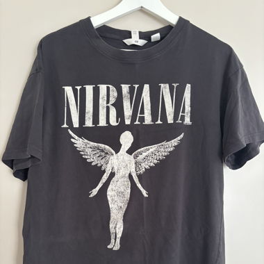 T-shirt Nirvana, H&M, taglia S - look vintage