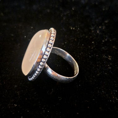 Anello con quarzo rosa