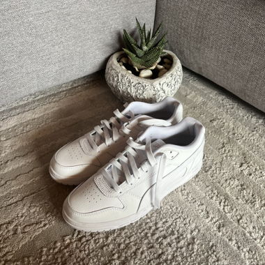 Weiße Puma Schuhe Grösse 42