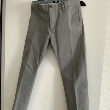 Graue Chino-Hose in Grösse 30/32