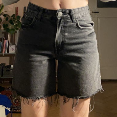 Dunkelgraue Jeans Shorts