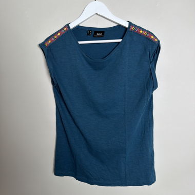 bpc teal sleeveless top