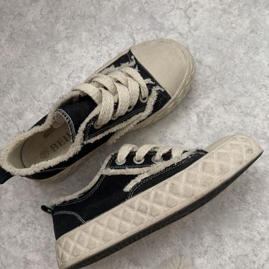BEI Leinwand-Sneaker