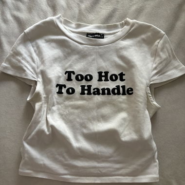 Top court blanc "Too Hot To Handle"