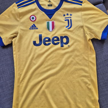 Juventus D. Costa away jersey yellow M