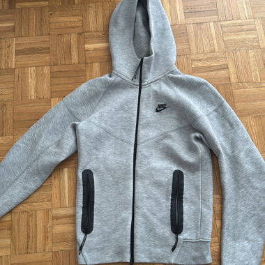 Nike, tech gris