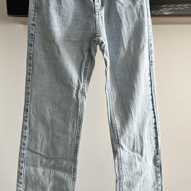 Jeans Stradivarius à jambe droite