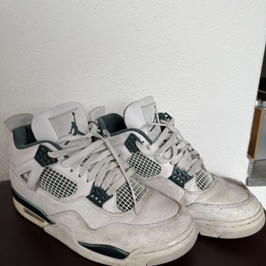 Air Jordan 4 Retro