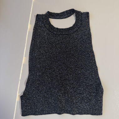 Top ZARA con schiena scoperta e paillettes, senza maniche