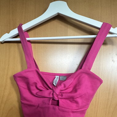 pinkes crop top