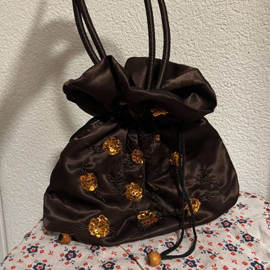 borsa vintage ricamata