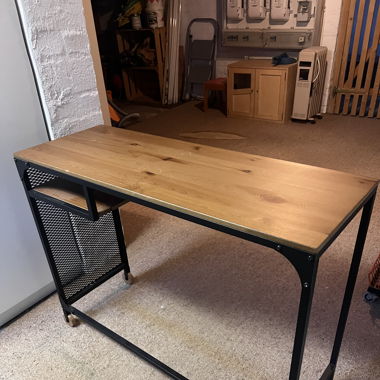 Ikea Schreibtisch