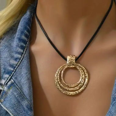Collier doré avec chaîne simili cuire 