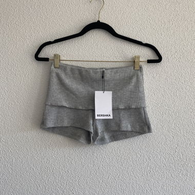 Shorts côtelés gris Bershka