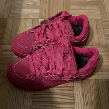 Baskets rétro rose fluo