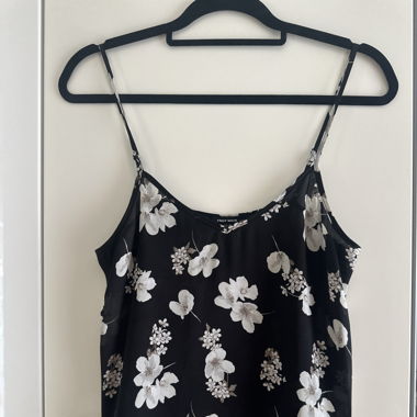 Schwarzes Top