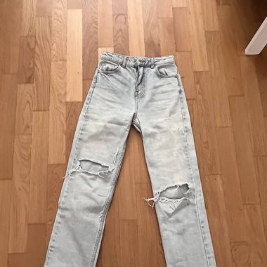 Hellblaue Jeans straigt