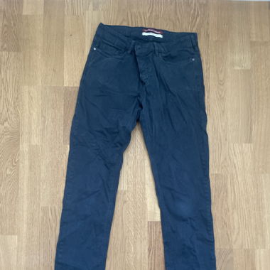 Schwarz/grüne Stoffhose