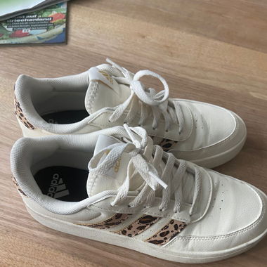 adidas Sneaker
