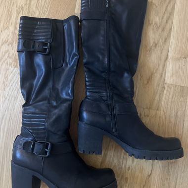 Stiefel mit Blockabsatz