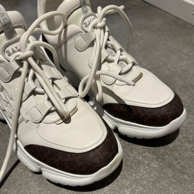 Originale, ungetragene Bally-Sneaker