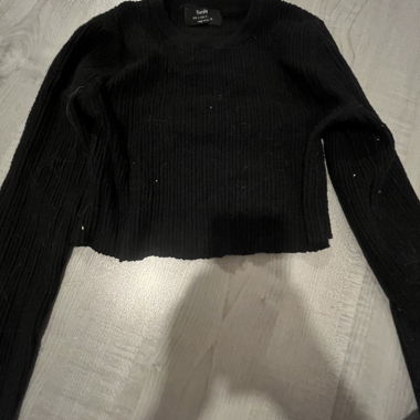 Maglioncino corto a coste nero Bershka S