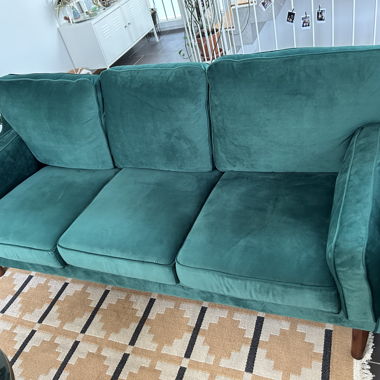Divano “Lokka” in velluto verde smeraldo 3 posti