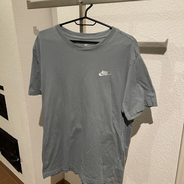 Nike T-shirt