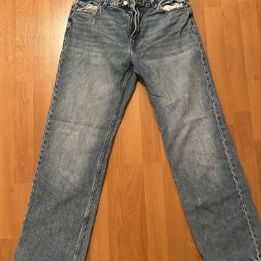 Straight jeans in faded blue denim
