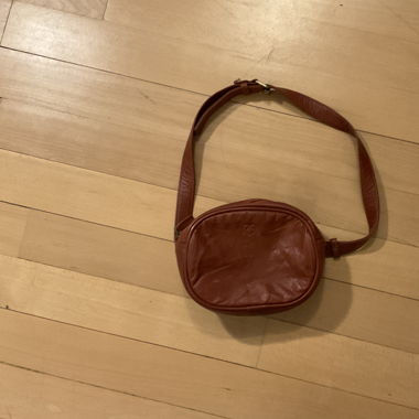 Braune Bauchtasche