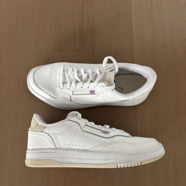 Reebok Sneakers