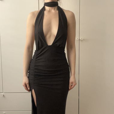 Robe longue noire dos nu