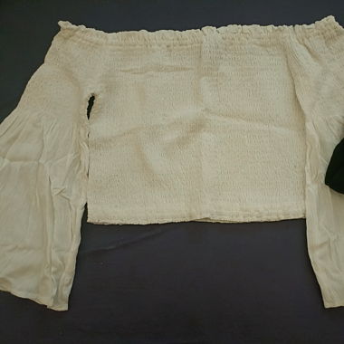 Deux crop-tops ensemble