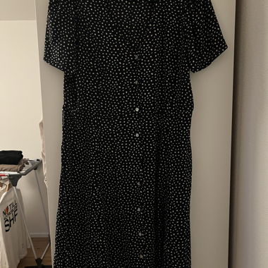 Robe noire à pois ONLY Gr. 40