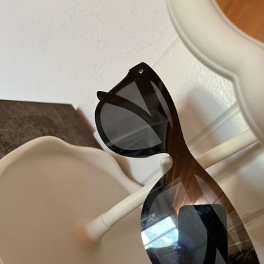 sonnenbrille schwarz mit spiegelglas