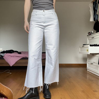 white straigt leg jeans