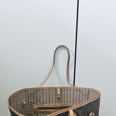 Louis Vuitton MM Neverfull